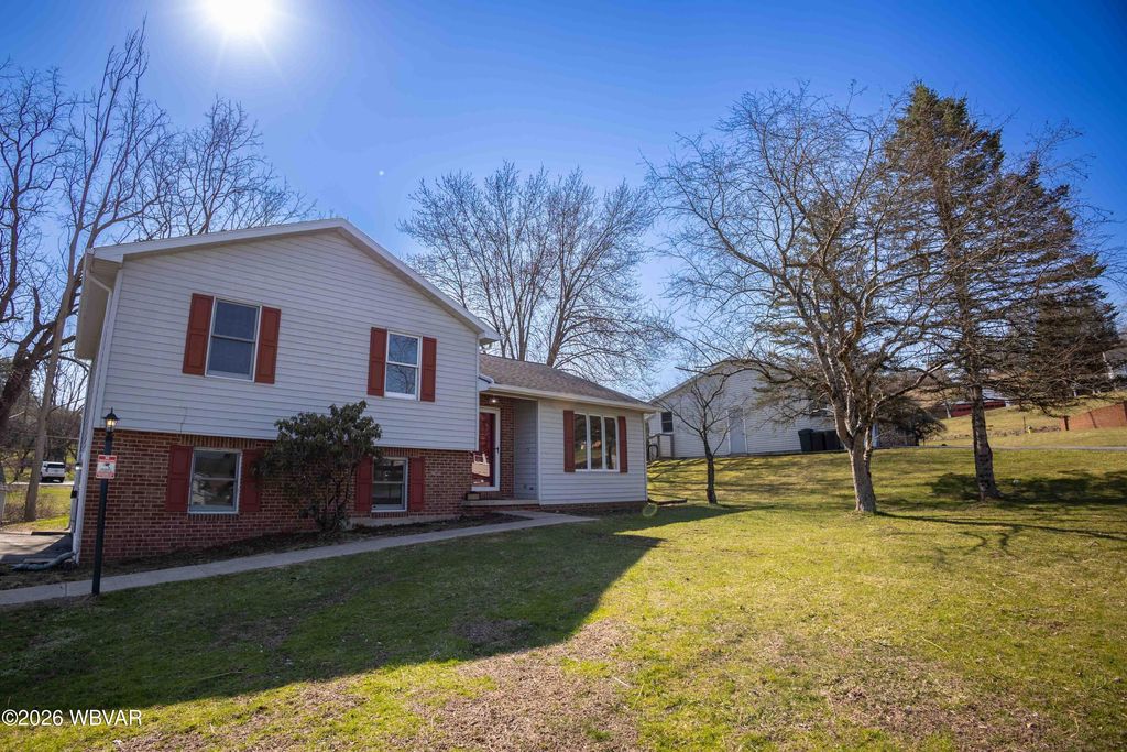 Photo of 18 WOODBRYN DRIVE, Williamsport, PA 17701 (MLS # WB-103474)