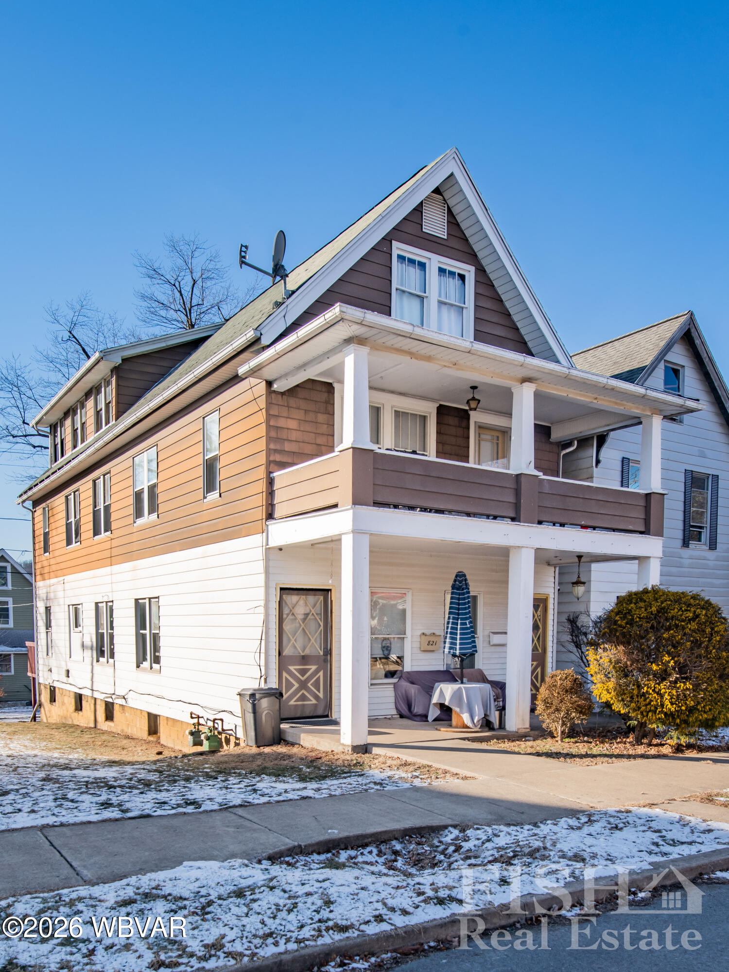 Properties 3 821 CHERRY STREET