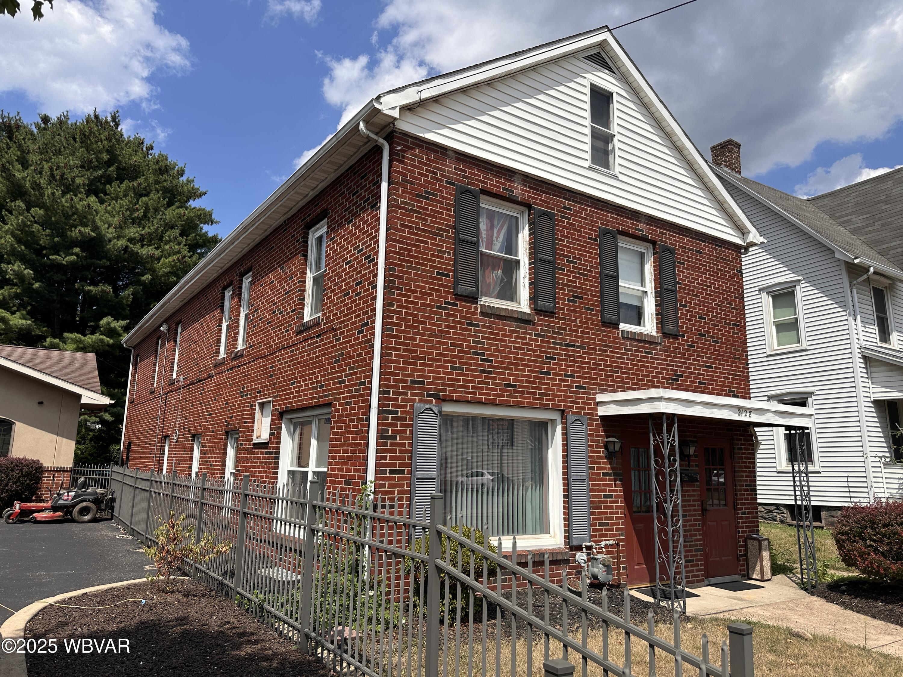 2128 W 4TH STREET