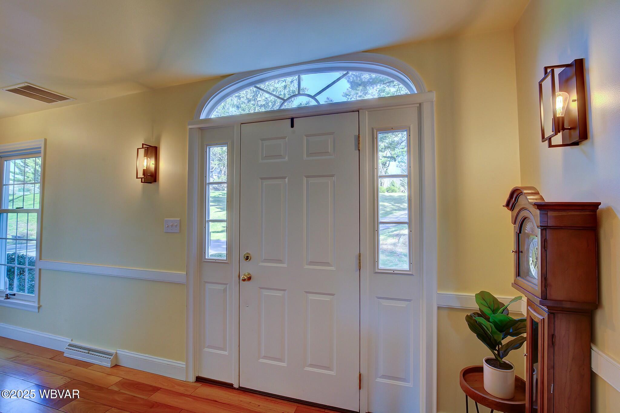 Lewisburg, Pennsylvania 17837, United States, 5 Bedrooms Bedrooms, ,4 BathroomsBathrooms,Residential,Contingent,108746