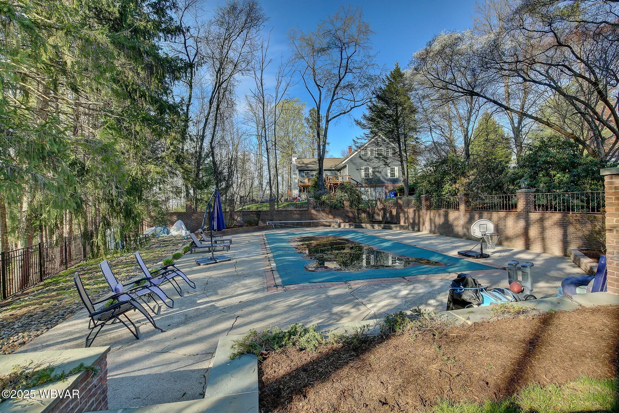 Lewisburg, Pennsylvania 17837, United States, 5 Bedrooms Bedrooms, ,4 BathroomsBathrooms,Residential,Contingent,108746