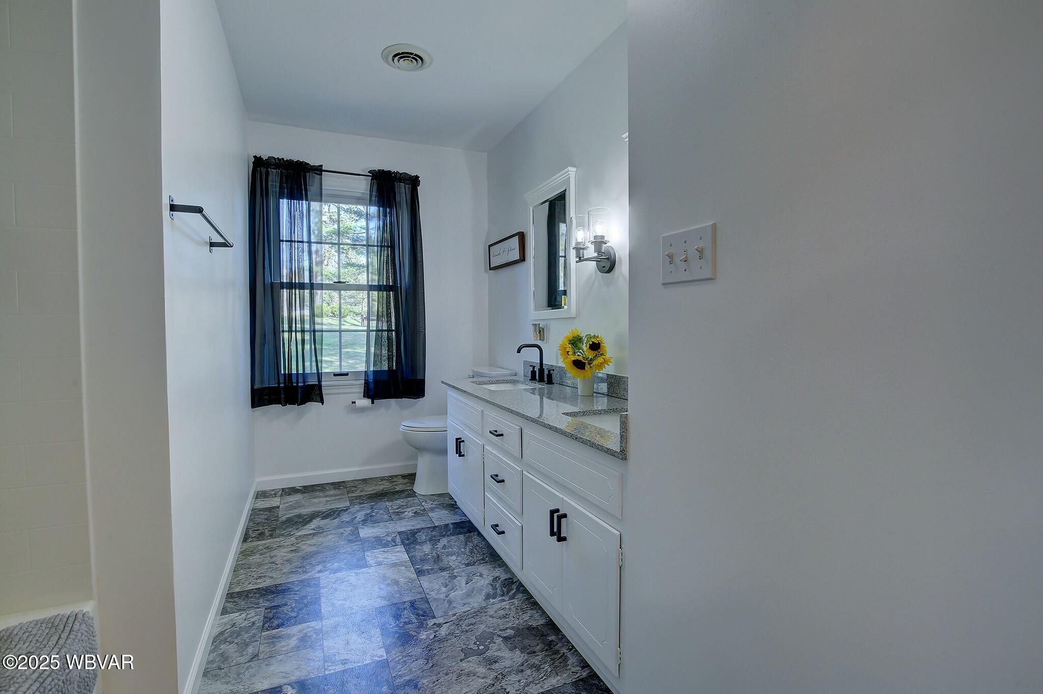 Lewisburg, Pennsylvania 17837, United States, 5 Bedrooms Bedrooms, ,4 BathroomsBathrooms,Residential,Contingent,108746