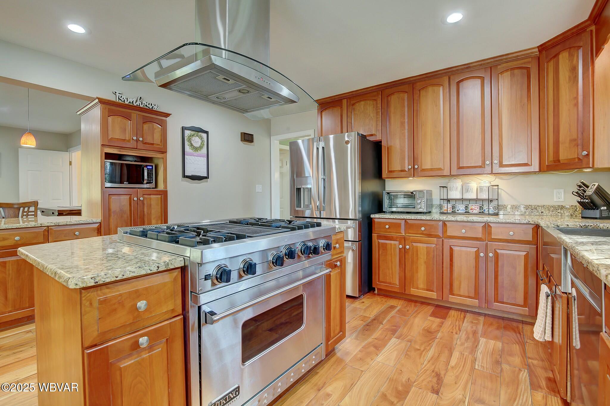 Lewisburg, Pennsylvania 17837, United States, 5 Bedrooms Bedrooms, ,4 BathroomsBathrooms,Residential,Contingent,108746