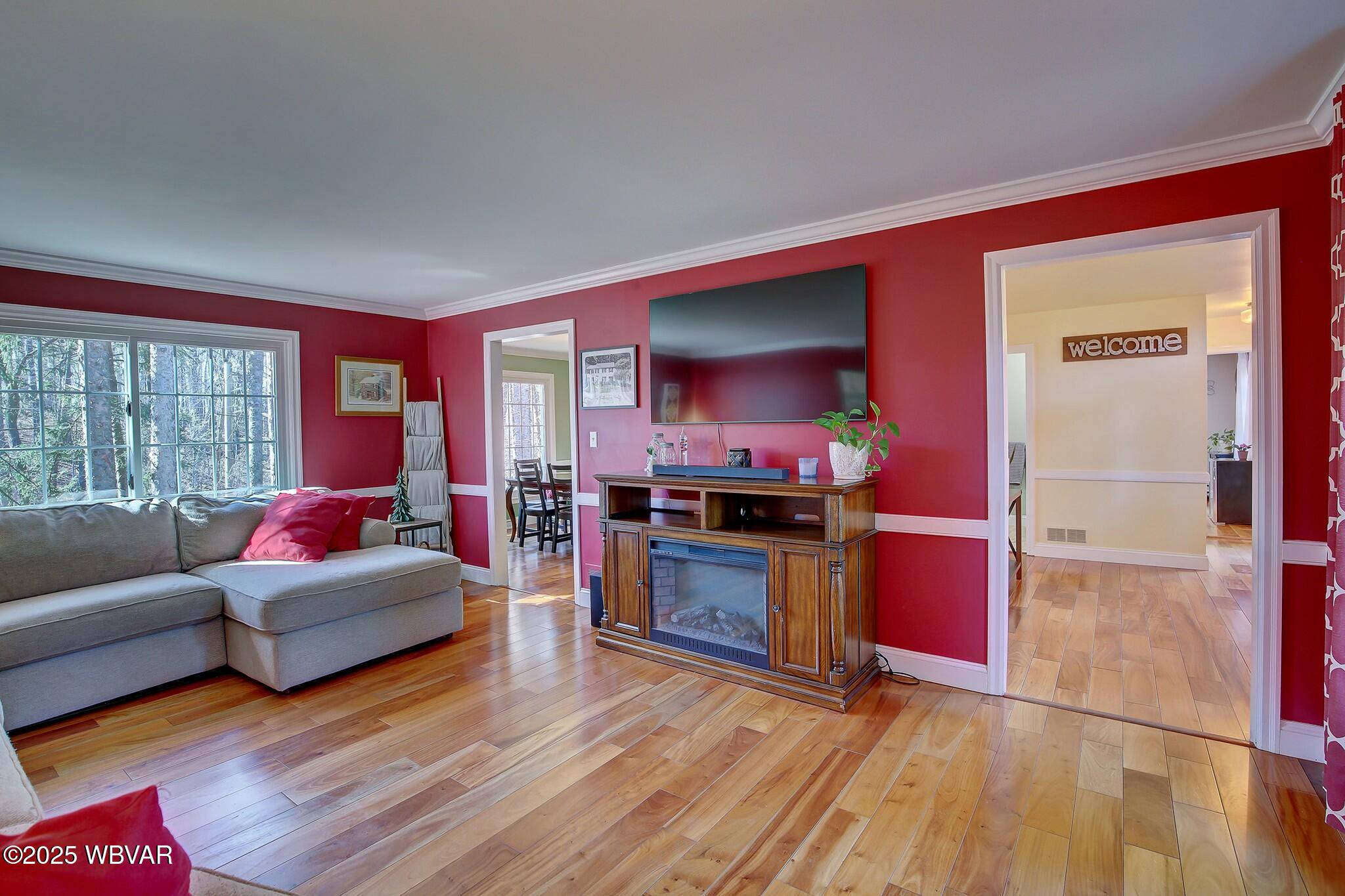 Lewisburg, Pennsylvania 17837, United States, 5 Bedrooms Bedrooms, ,4 BathroomsBathrooms,Residential,Contingent,108746