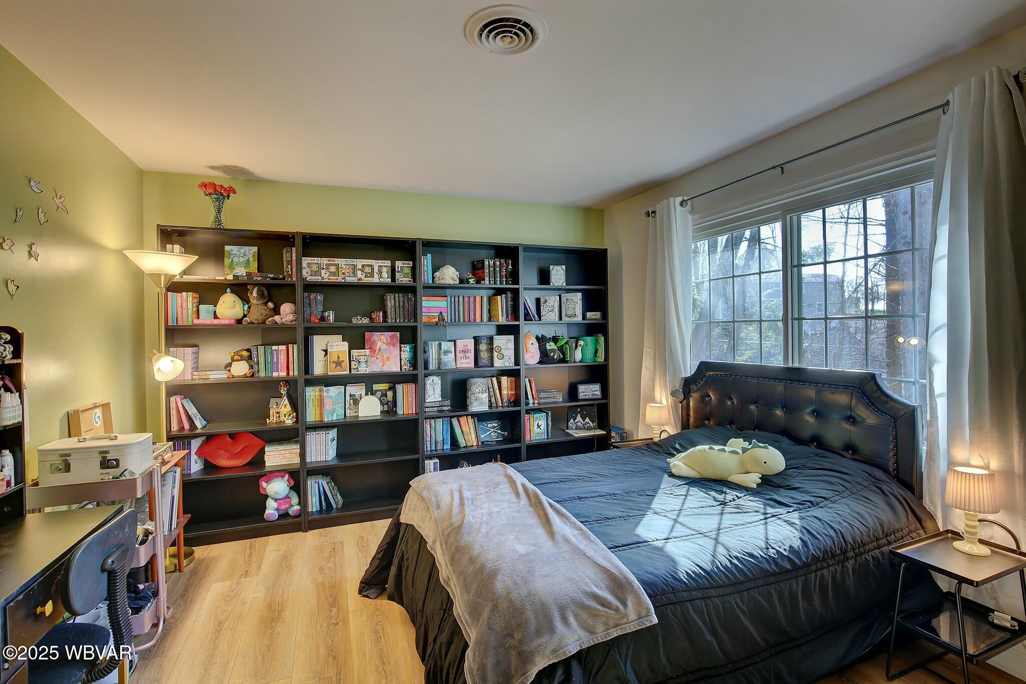 Lewisburg, Pennsylvania 17837, United States, 5 Bedrooms Bedrooms, ,4 BathroomsBathrooms,Residential,Contingent,108746