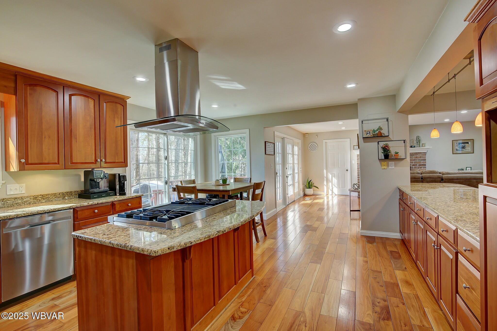 Lewisburg, Pennsylvania 17837, United States, 5 Bedrooms Bedrooms, ,4 BathroomsBathrooms,Residential,Contingent,108746