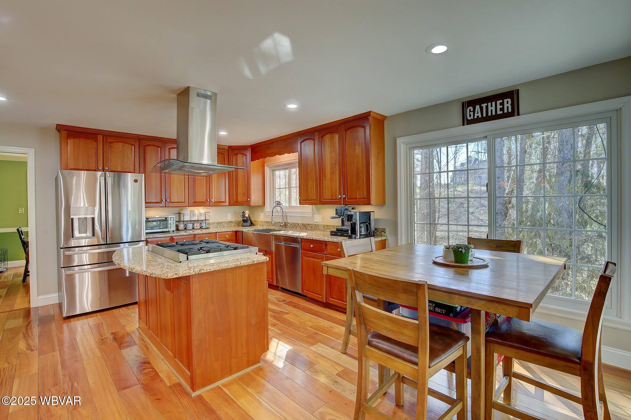 Lewisburg, Pennsylvania 17837, United States, 5 Bedrooms Bedrooms, ,4 BathroomsBathrooms,Residential,Contingent,108746