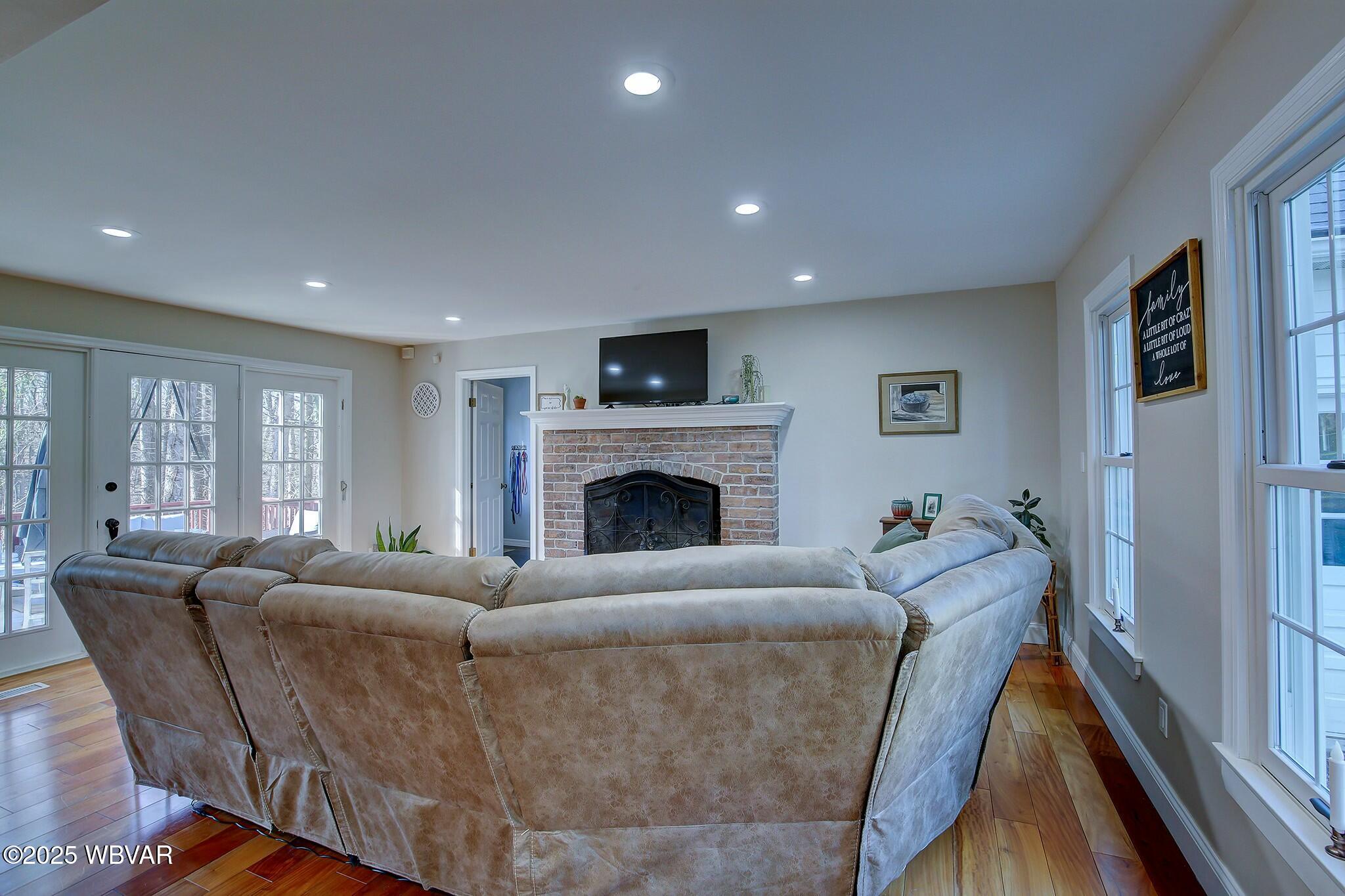 Lewisburg, Pennsylvania 17837, United States, 5 Bedrooms Bedrooms, ,4 BathroomsBathrooms,Residential,Contingent,108746