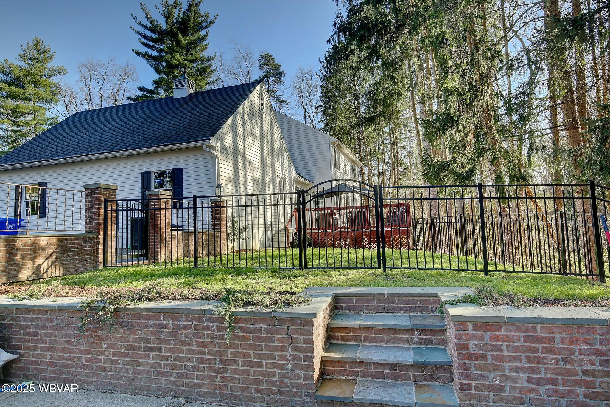 Lewisburg, Pennsylvania 17837, United States, 5 Bedrooms Bedrooms, ,4 BathroomsBathrooms,Residential,Contingent,108746