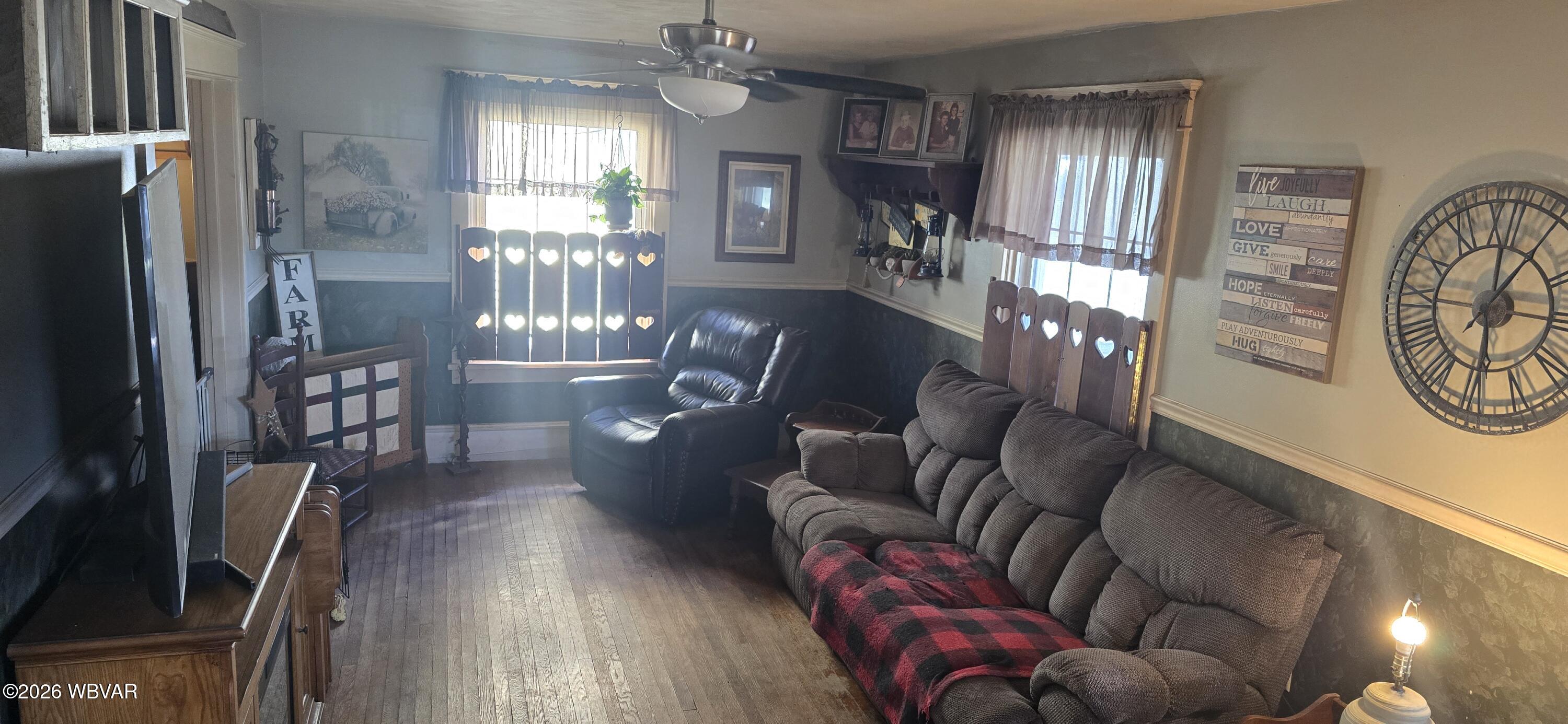 Properties 6 2356 FAIRVIEW TERRACE