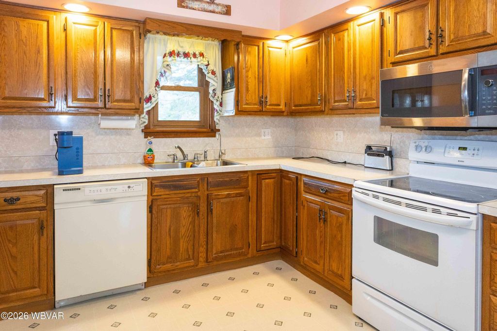 Photo of 17 WOODBRYN DRIVE, Williamsport, PA 17701 (MLS # WB-103449)