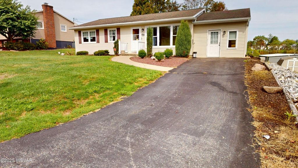 Photo of 18 RIDGEDALE AVENUE, Williamsport, PA 17701 (MLS # WB-102574)
