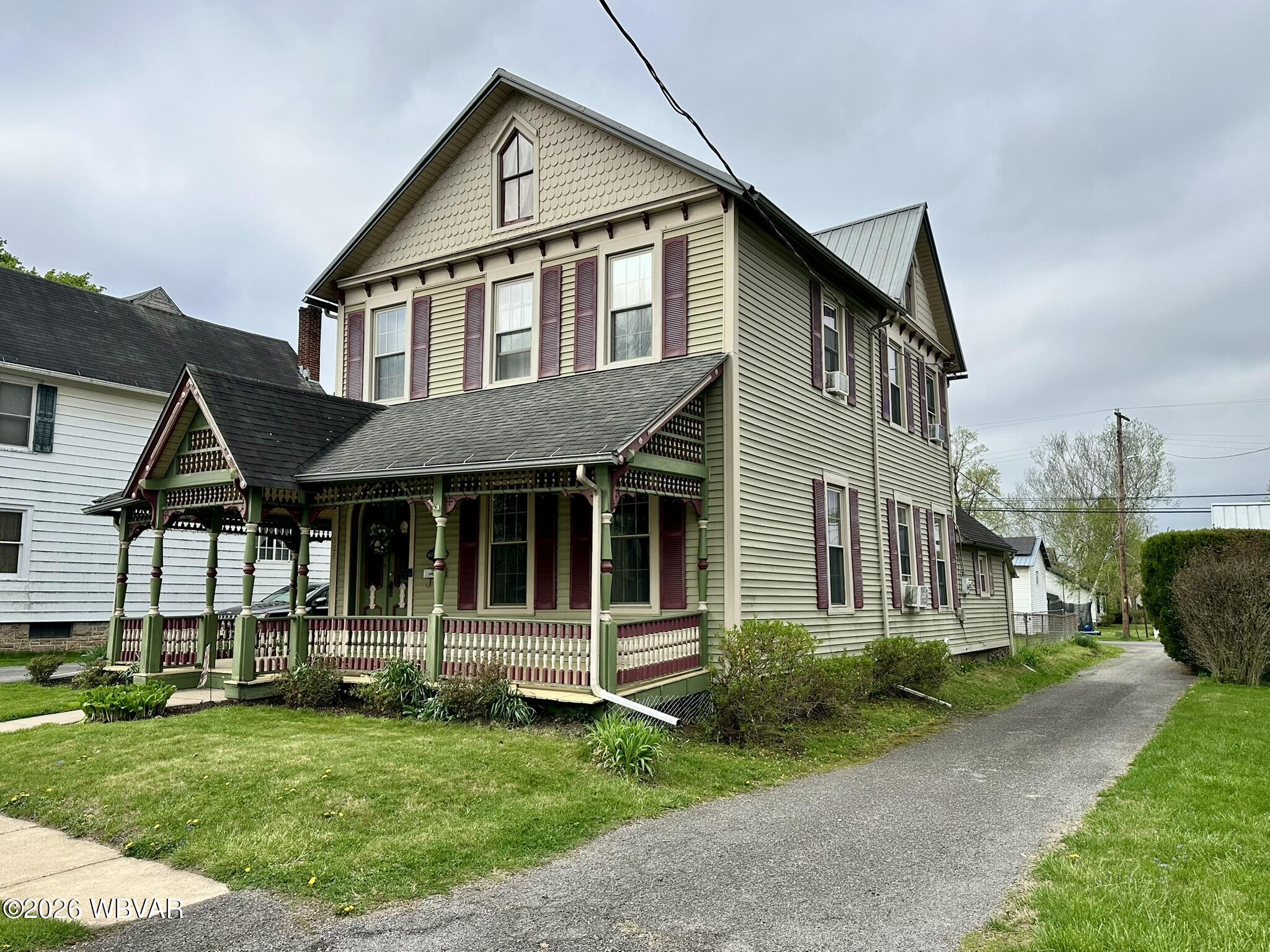 Properties 4 308 S WASHINGTON STREET