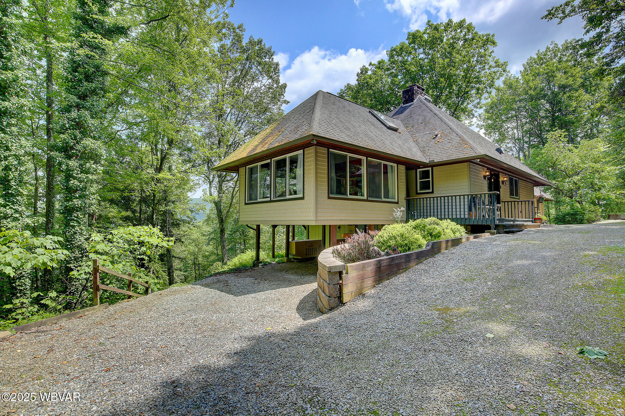 Properties 4 582 MOSTELLER ROAD