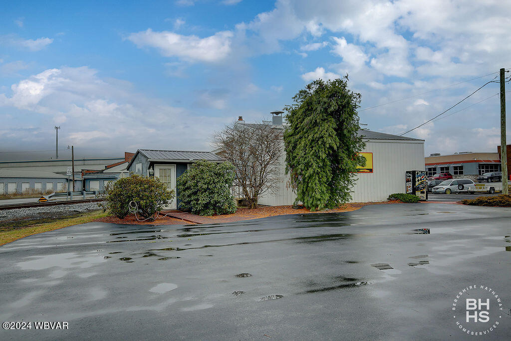Lock Haven, Pennsylvania 17745, United States, ,1 BathroomBathrooms,Commercial,Active,82839