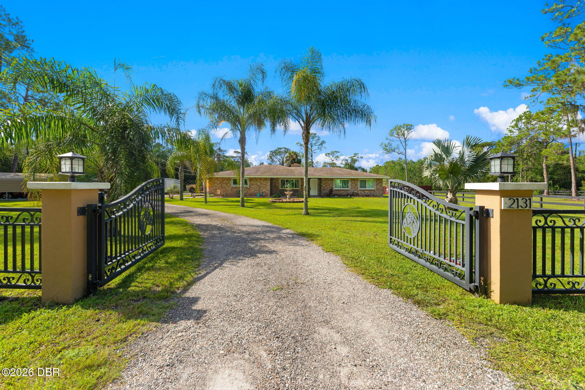 2131 W Poinsettia Drive