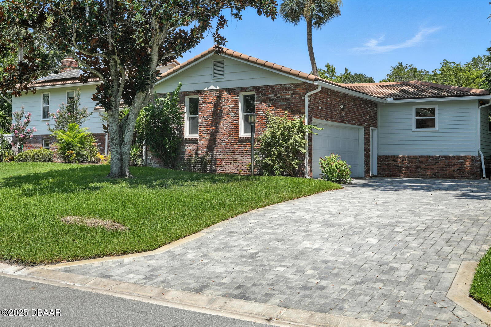 29 Twin River Drive
