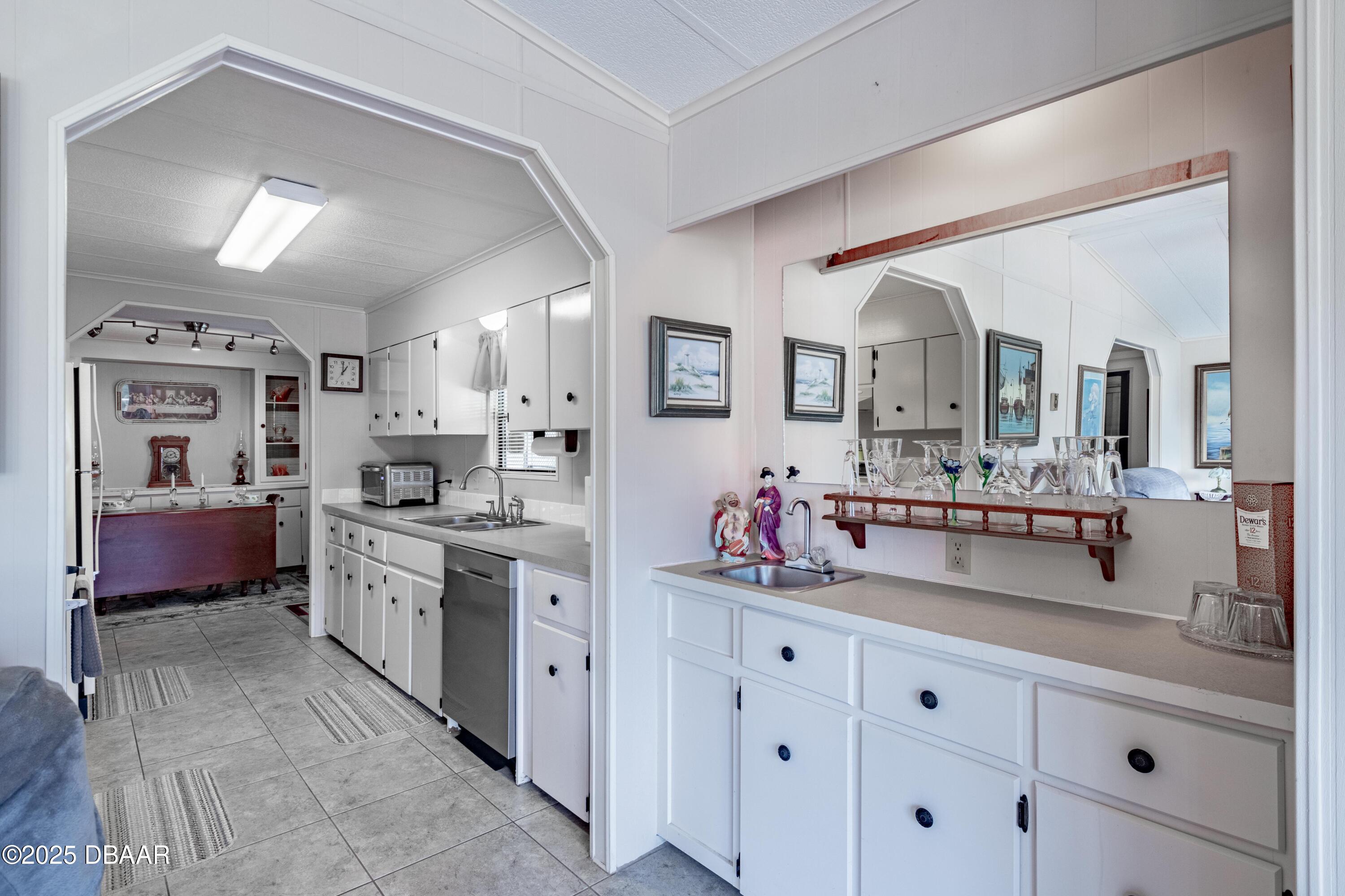 728 Dove Avenue