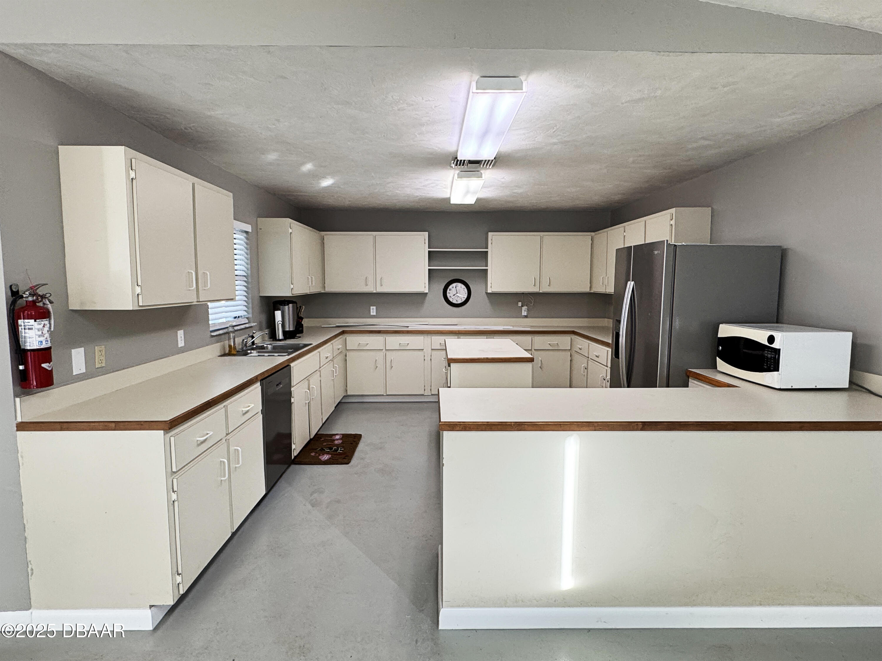 1571 S Atlantic Avenue