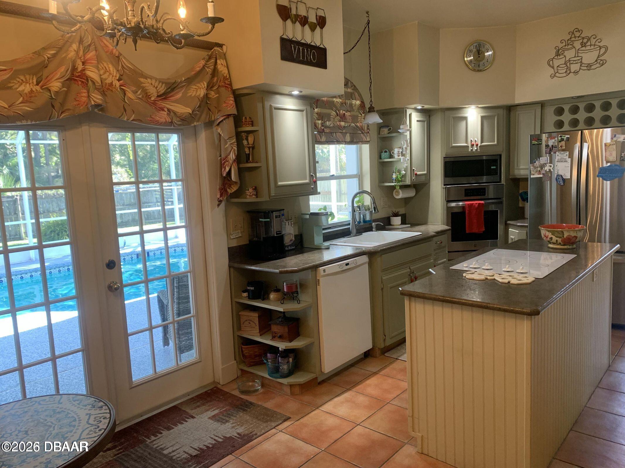 513 Pelican Bay Drive