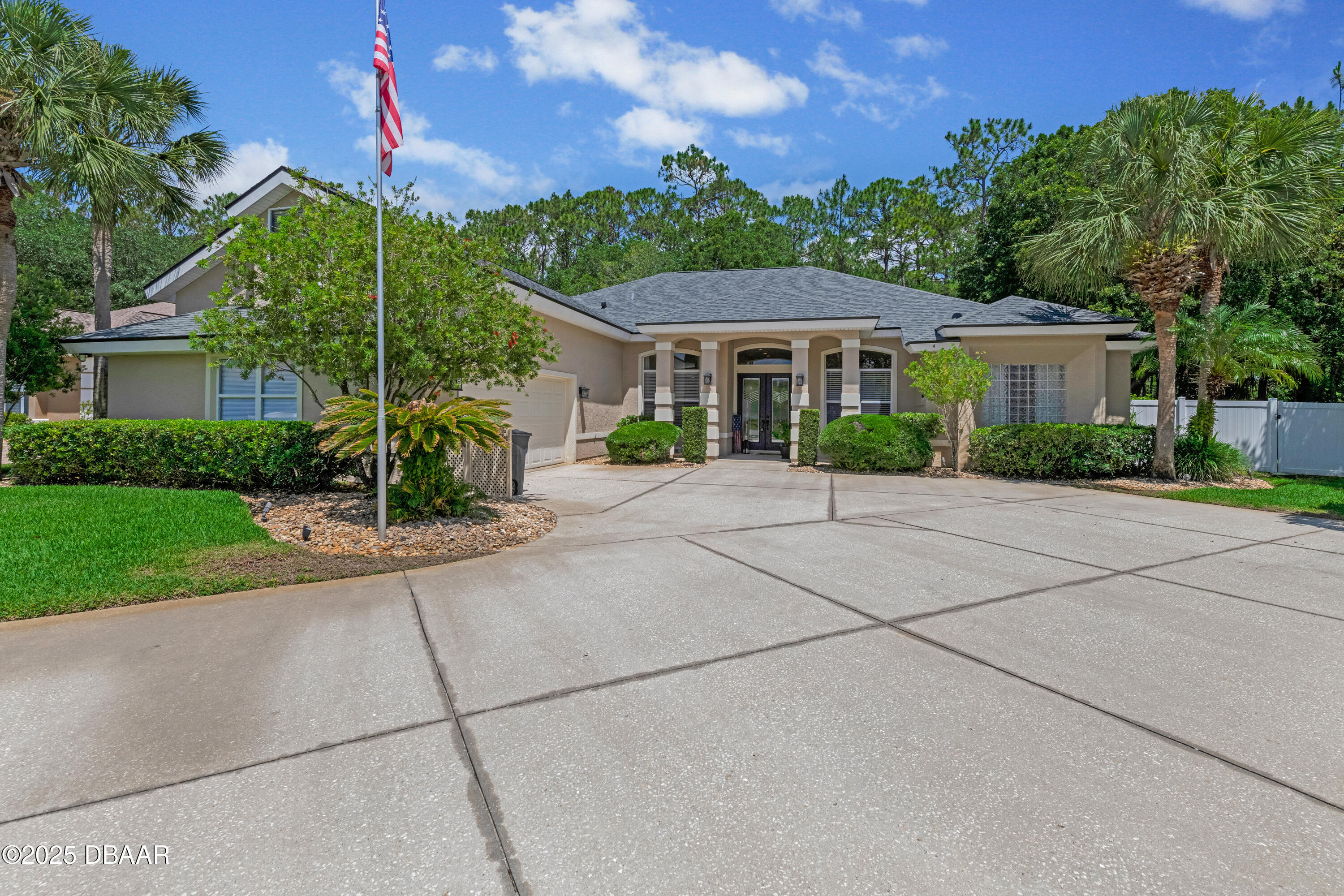 4 Creek Bend Way