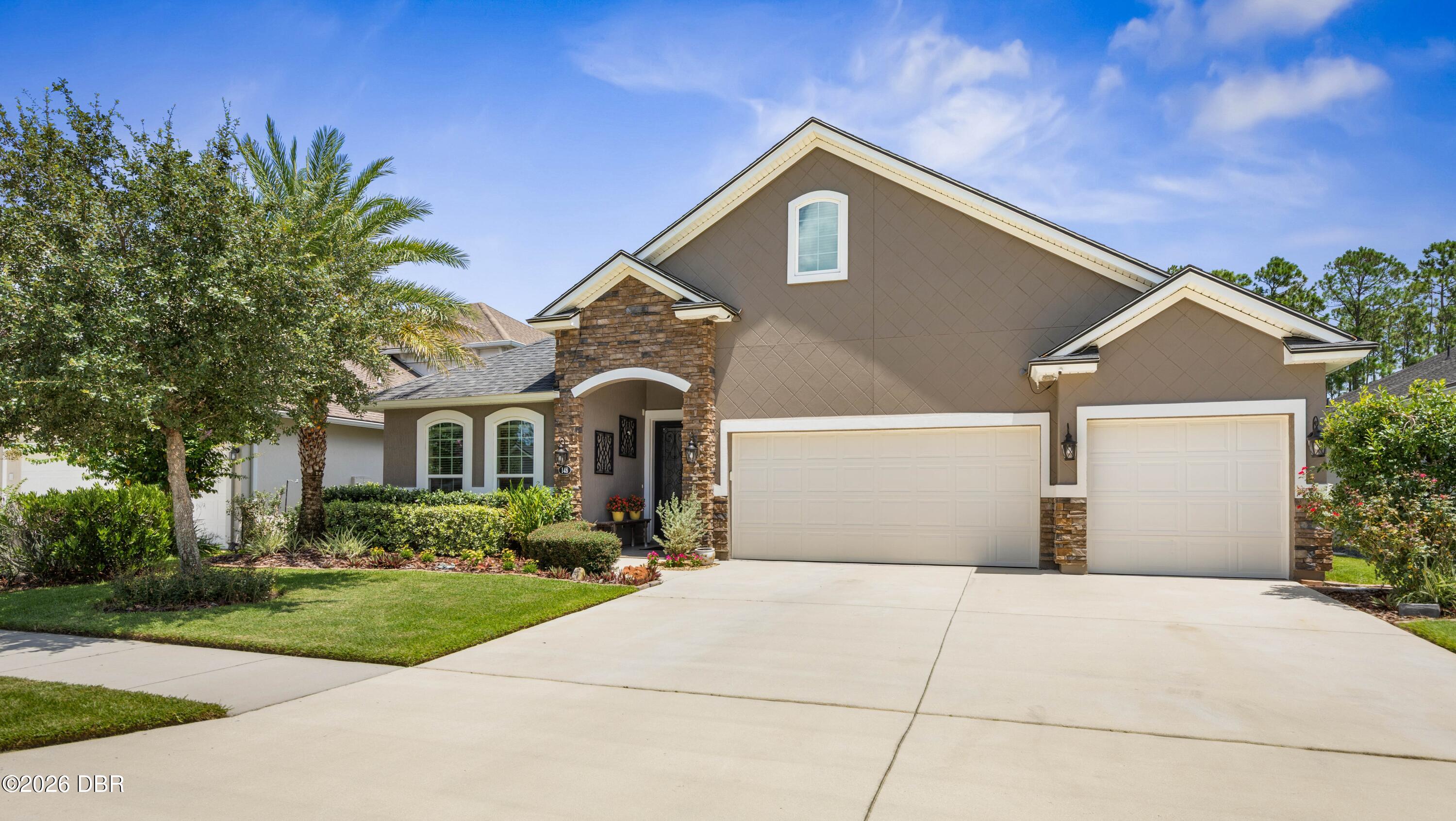 148 S Coopers Hawk Way