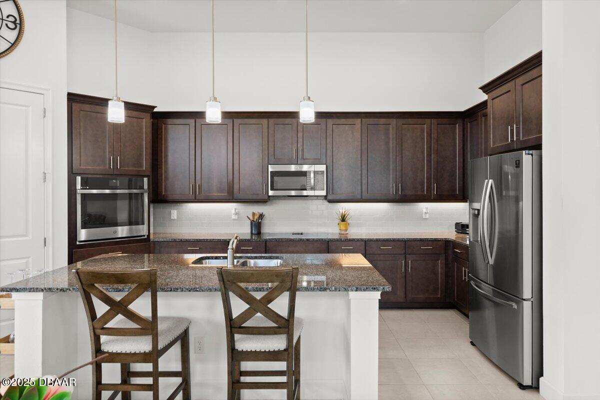 225 Mosaic Boulevard