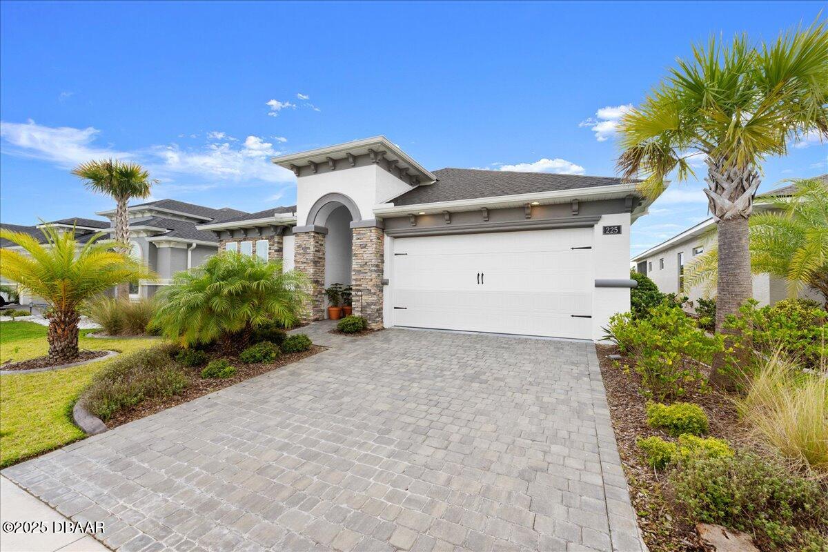 225 Mosaic Boulevard