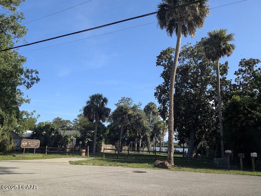 5563 Magnolia Avenue W