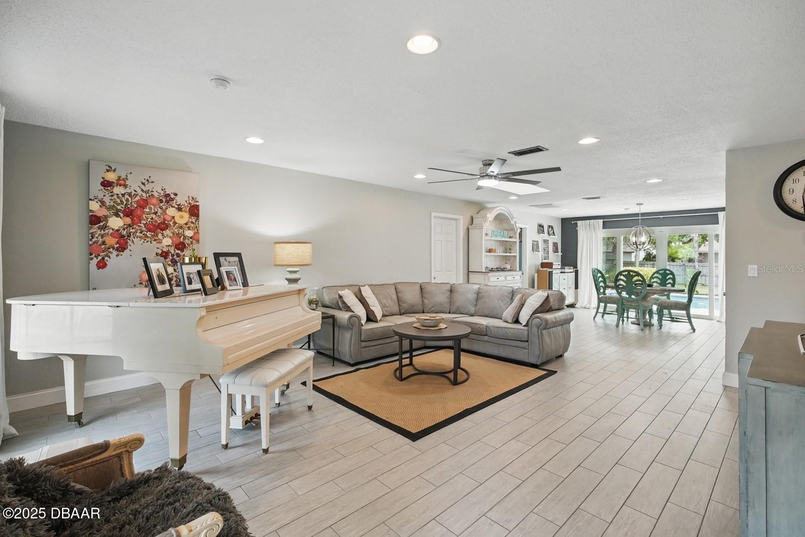 290 Greenwood Circle