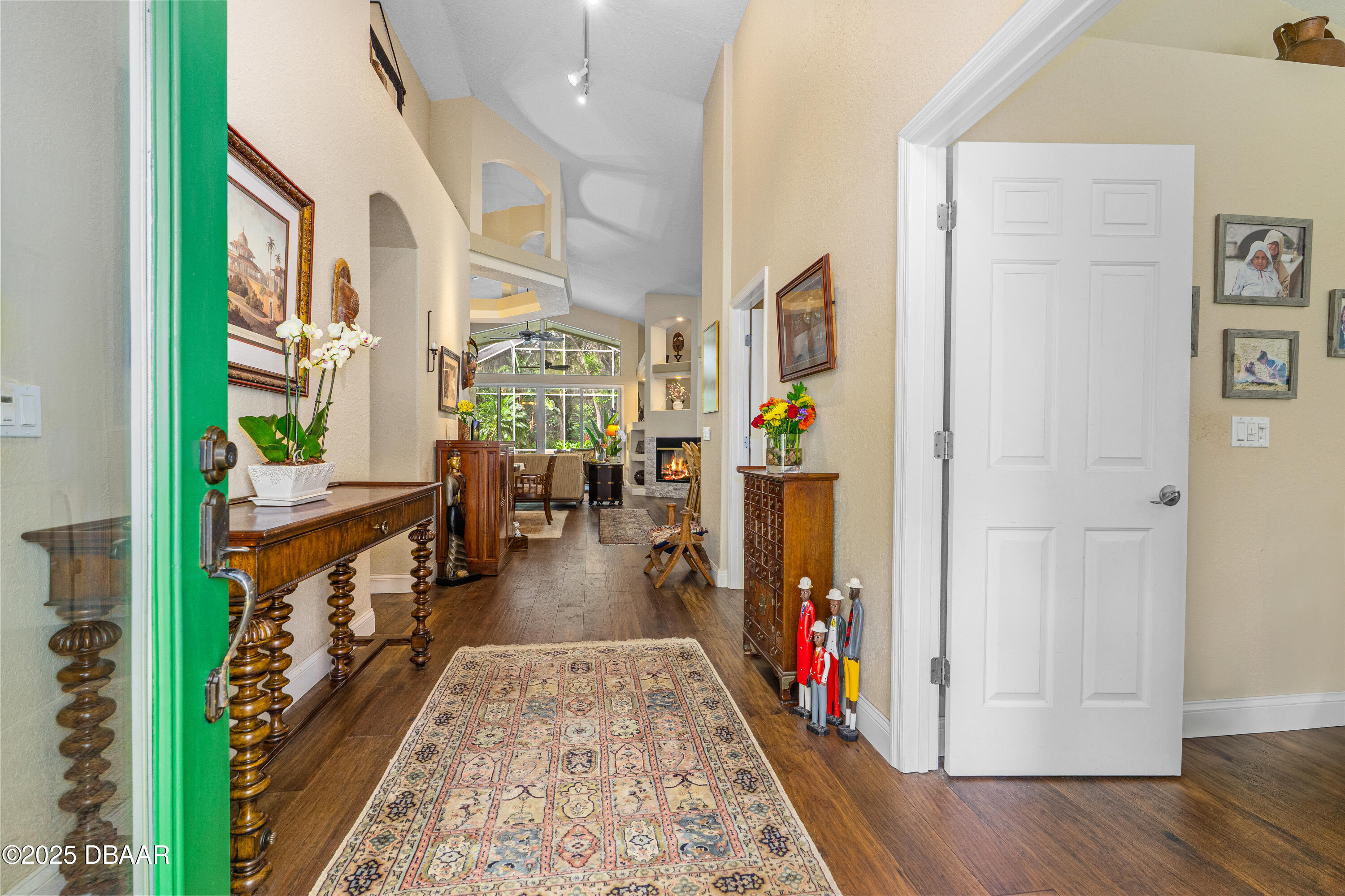 1324 Munster Circle