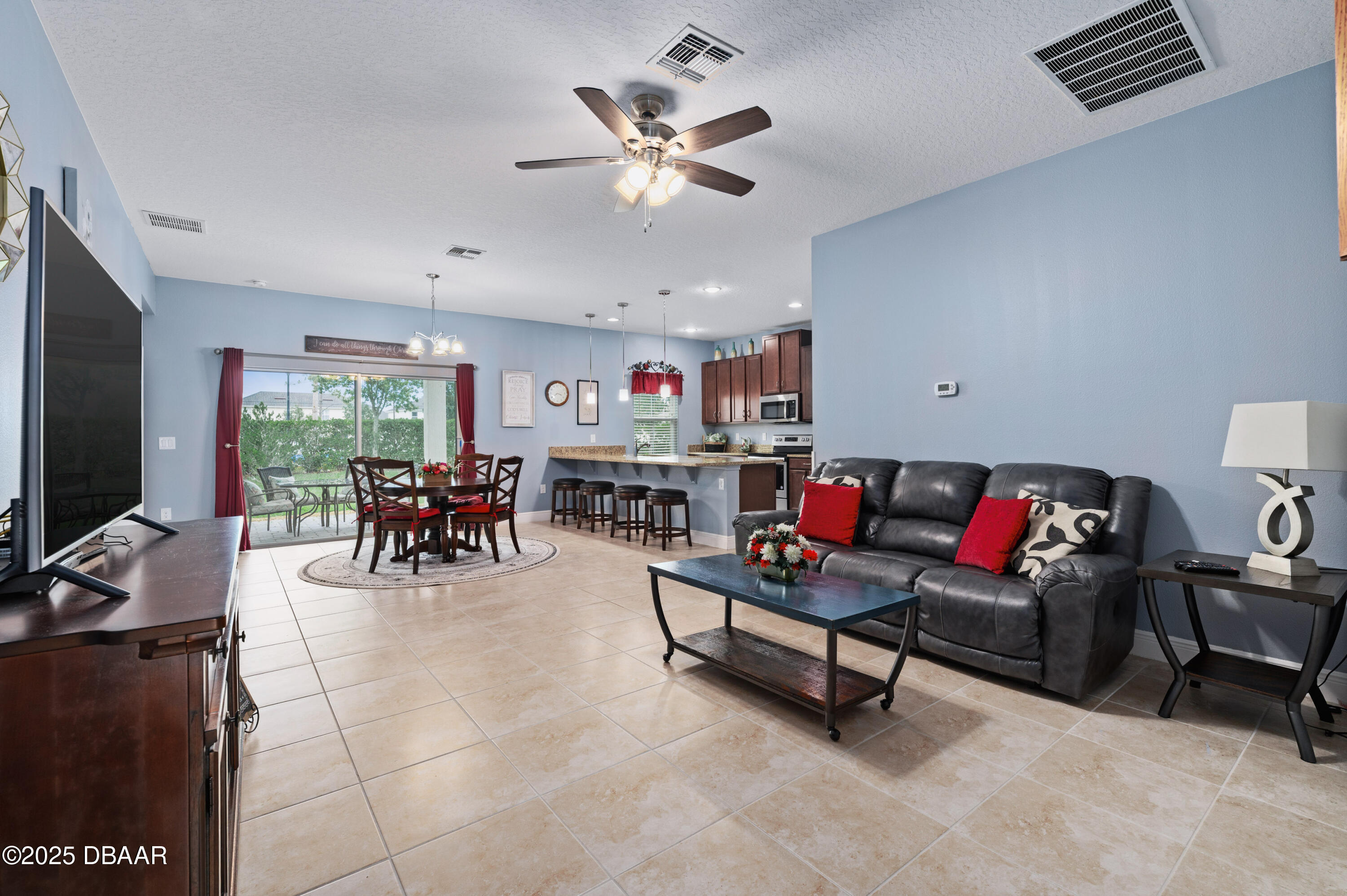 5513 Estero Loop
