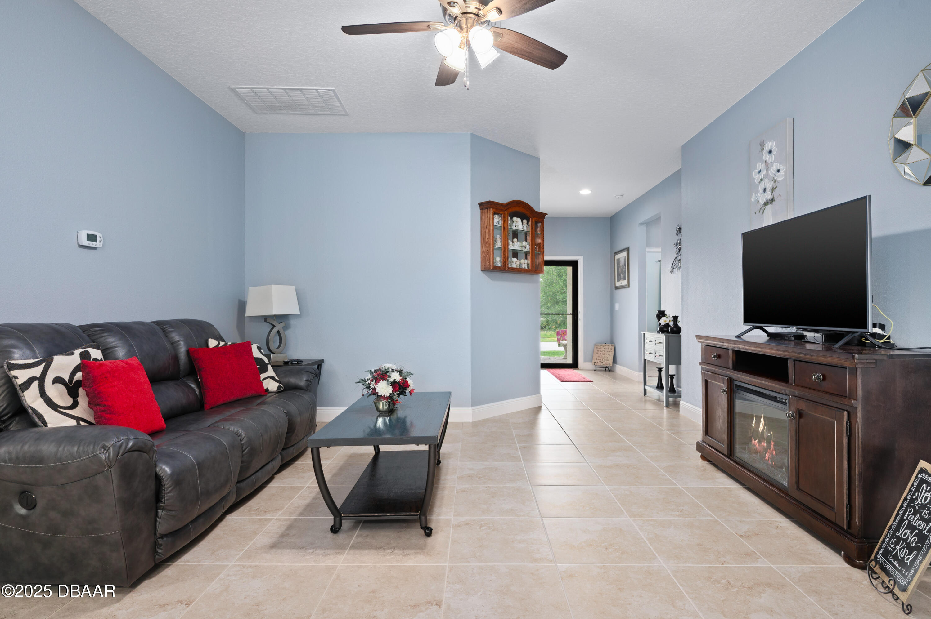 5513 Estero Loop