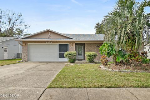 A home in South Daytona