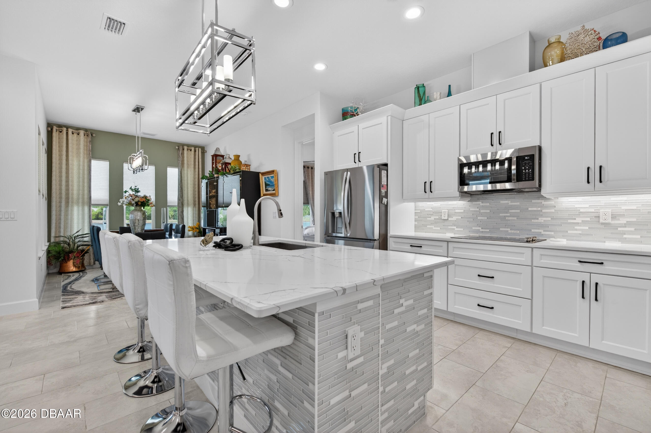 125 Mosaic Boulevard