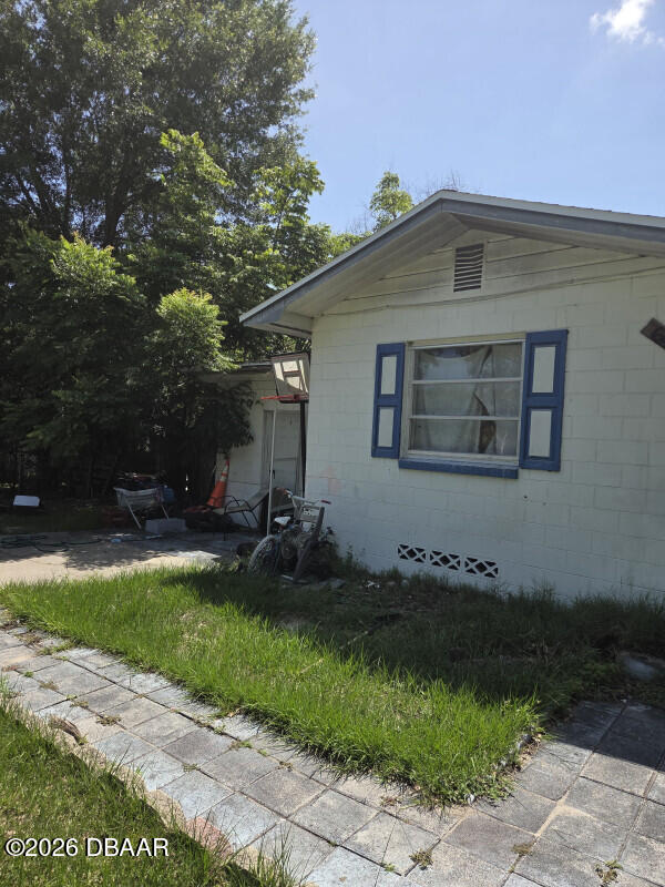637 Thorpe Avenue N