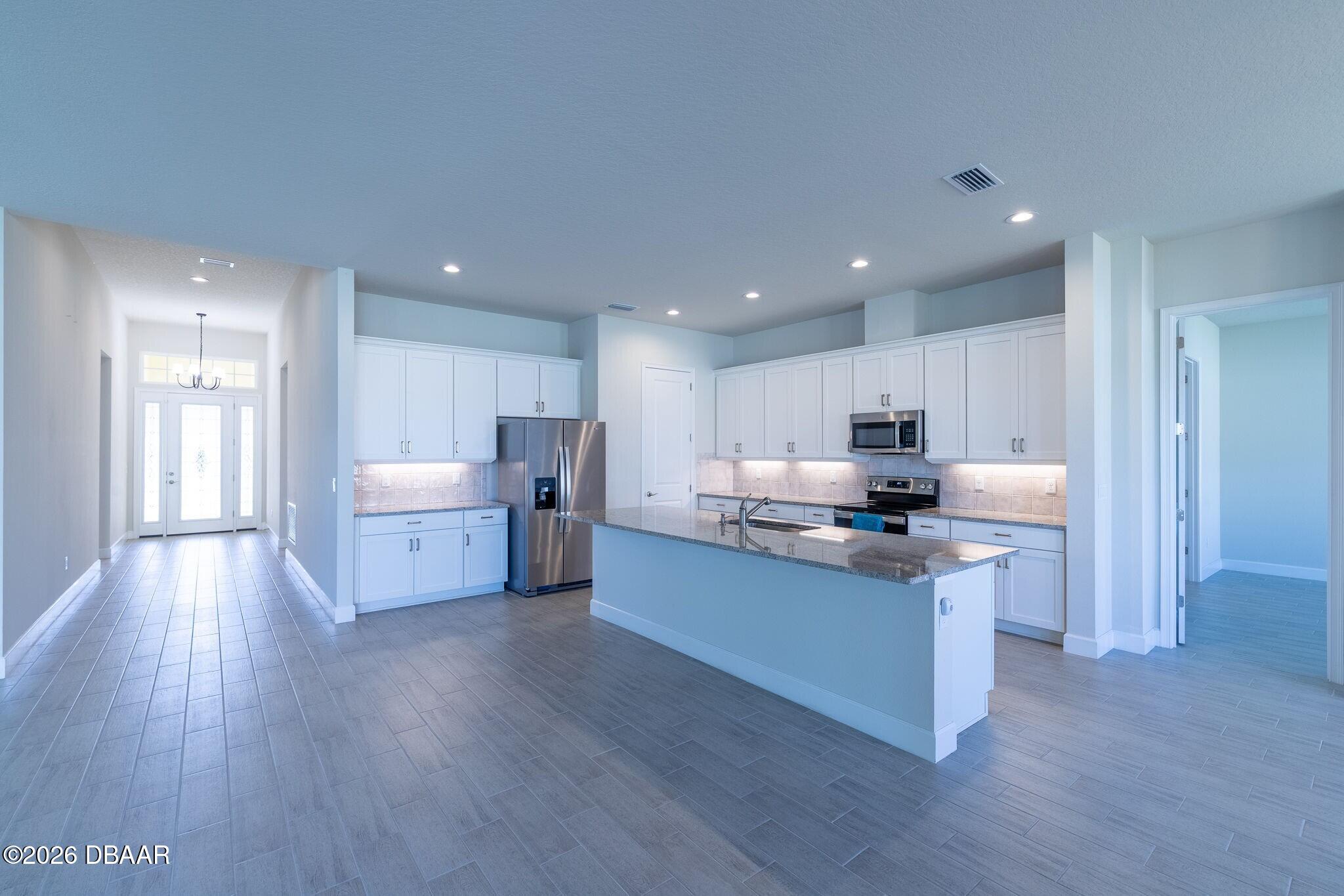 525 Mosaic Boulevard