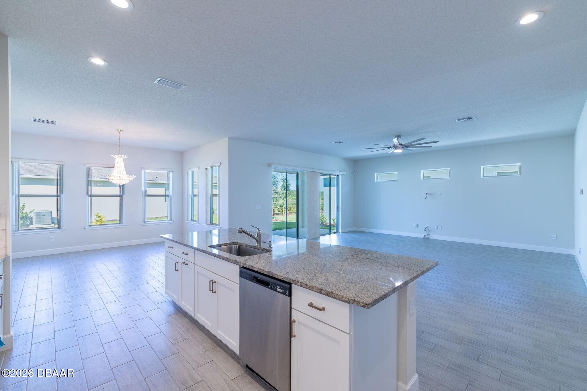 525 Mosaic Boulevard