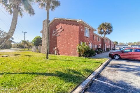 A home in South Daytona