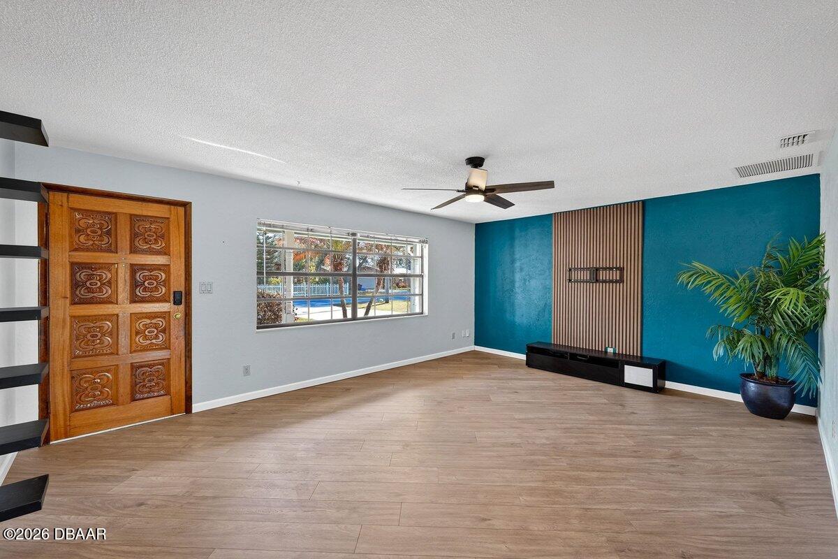 2560 Westwood Avenue