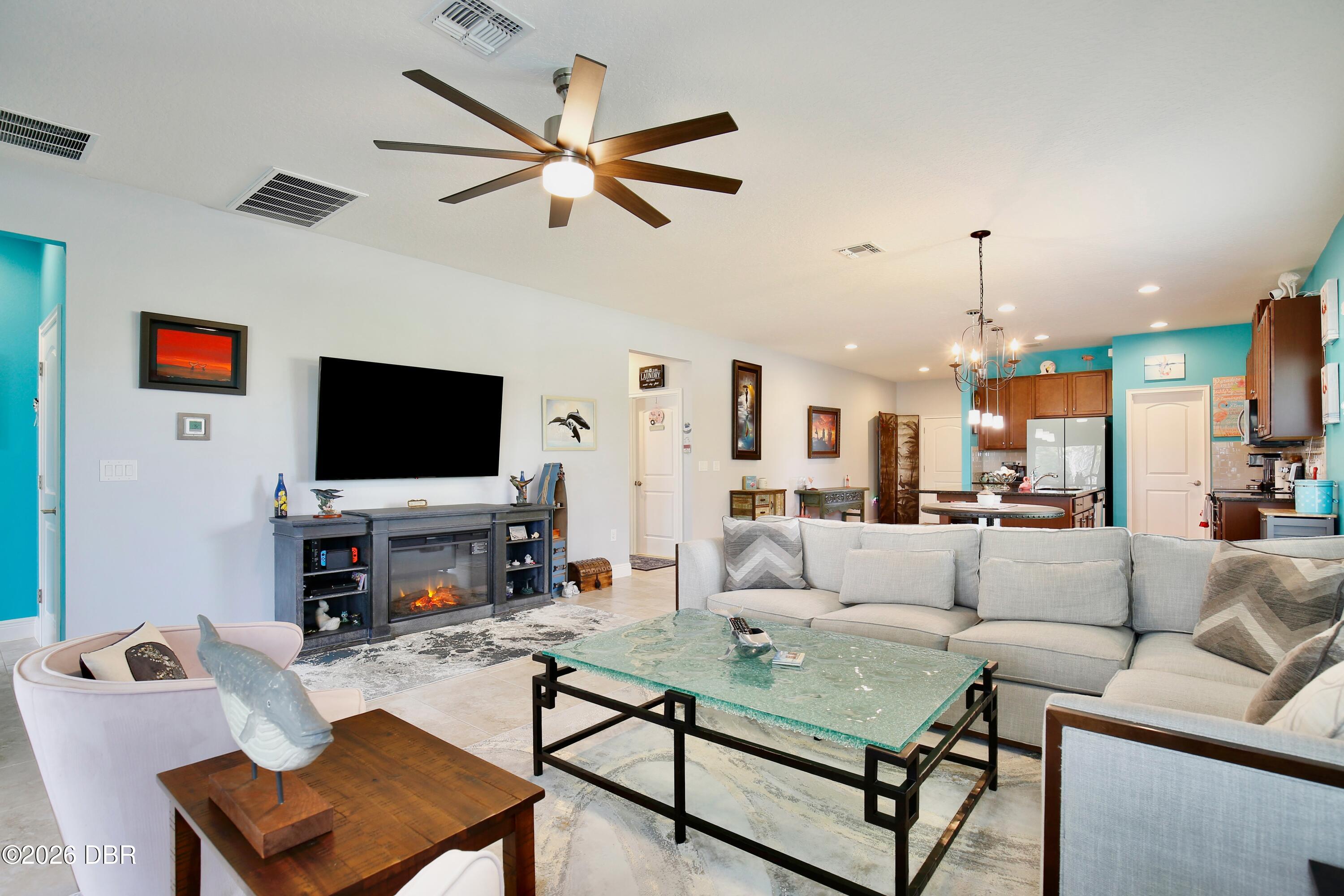 5529 Estero Loop