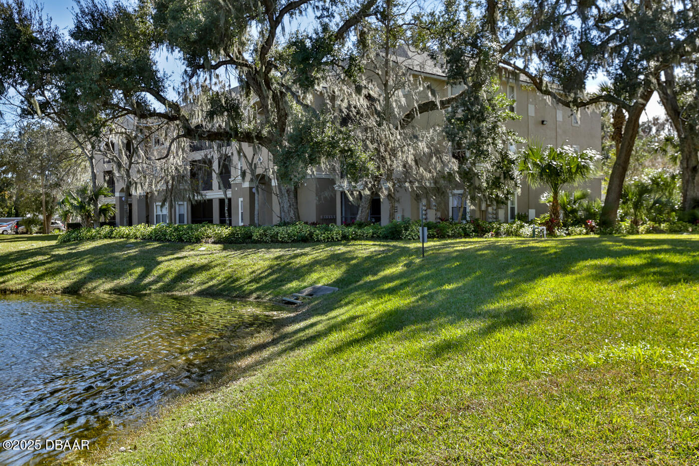 940 Village Trail 2-106