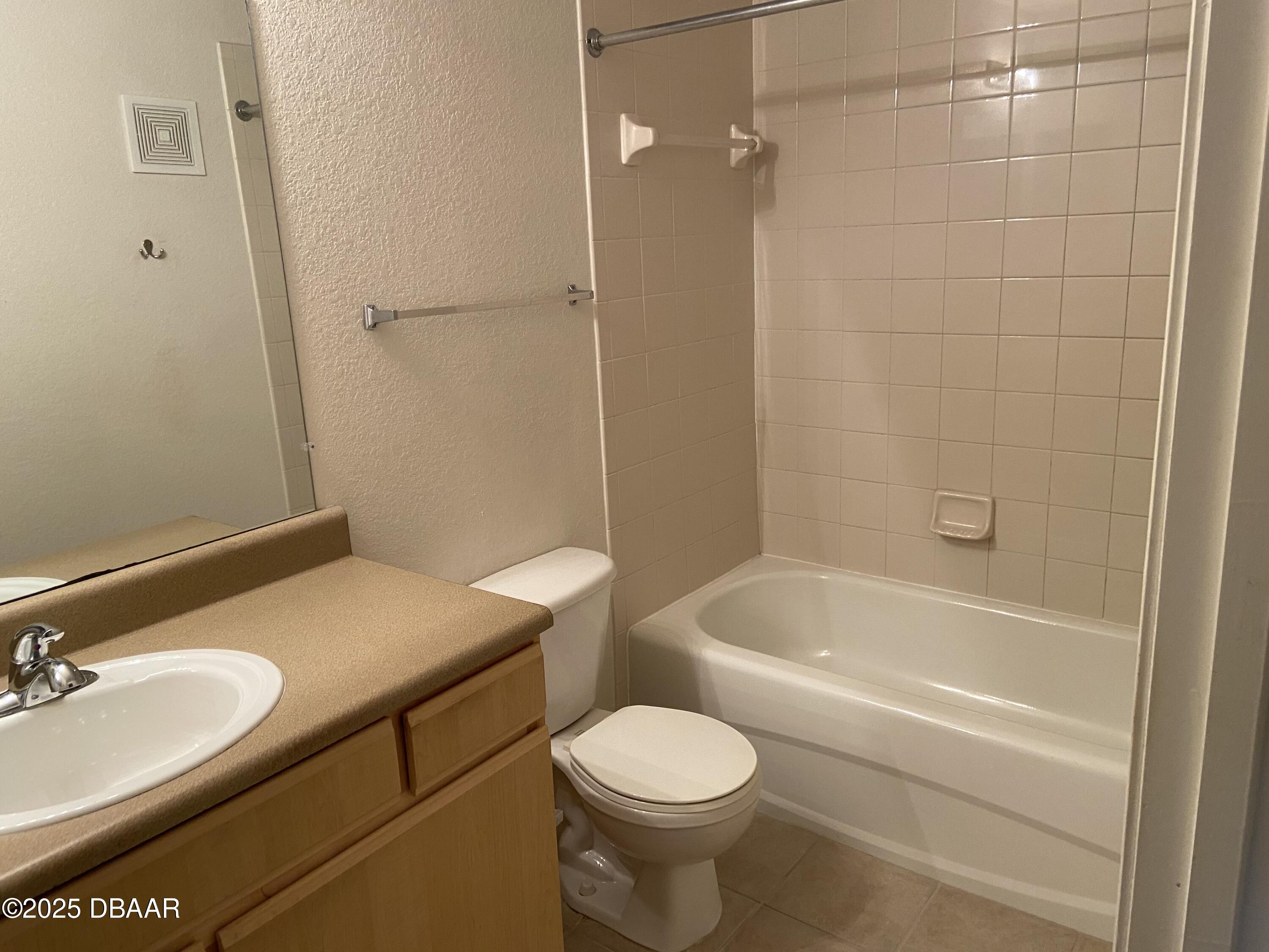940 Village Trail 2-106