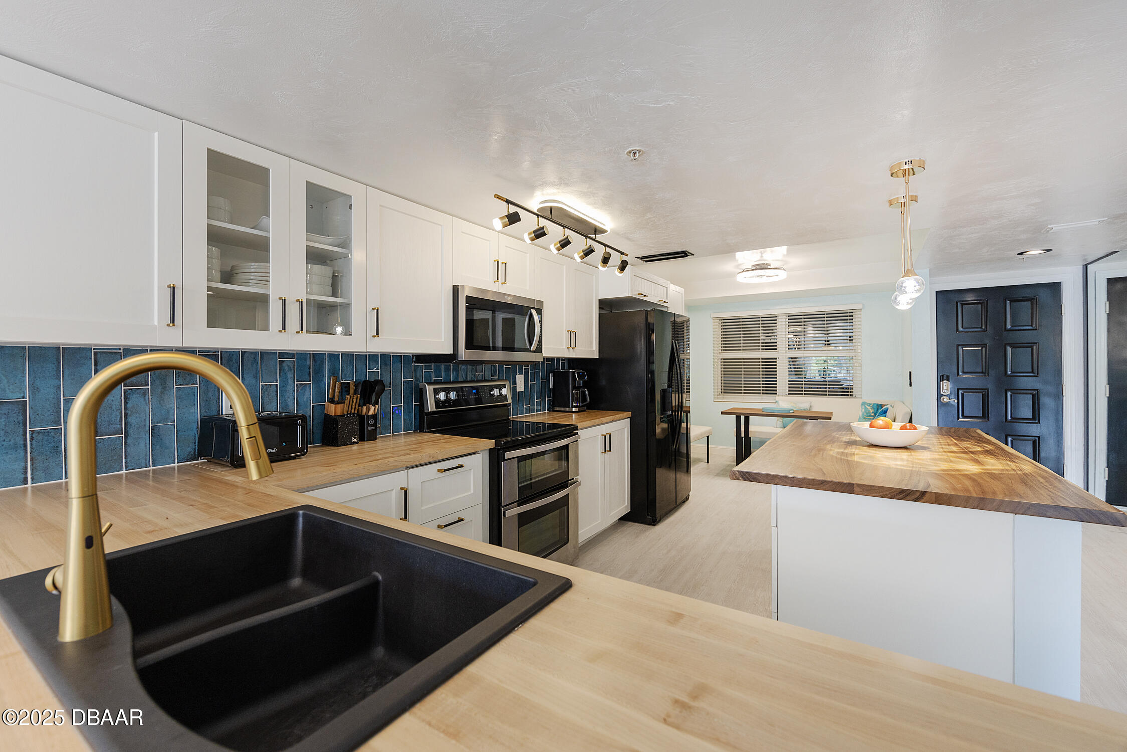 4 Oceans West Boulevard 206-C