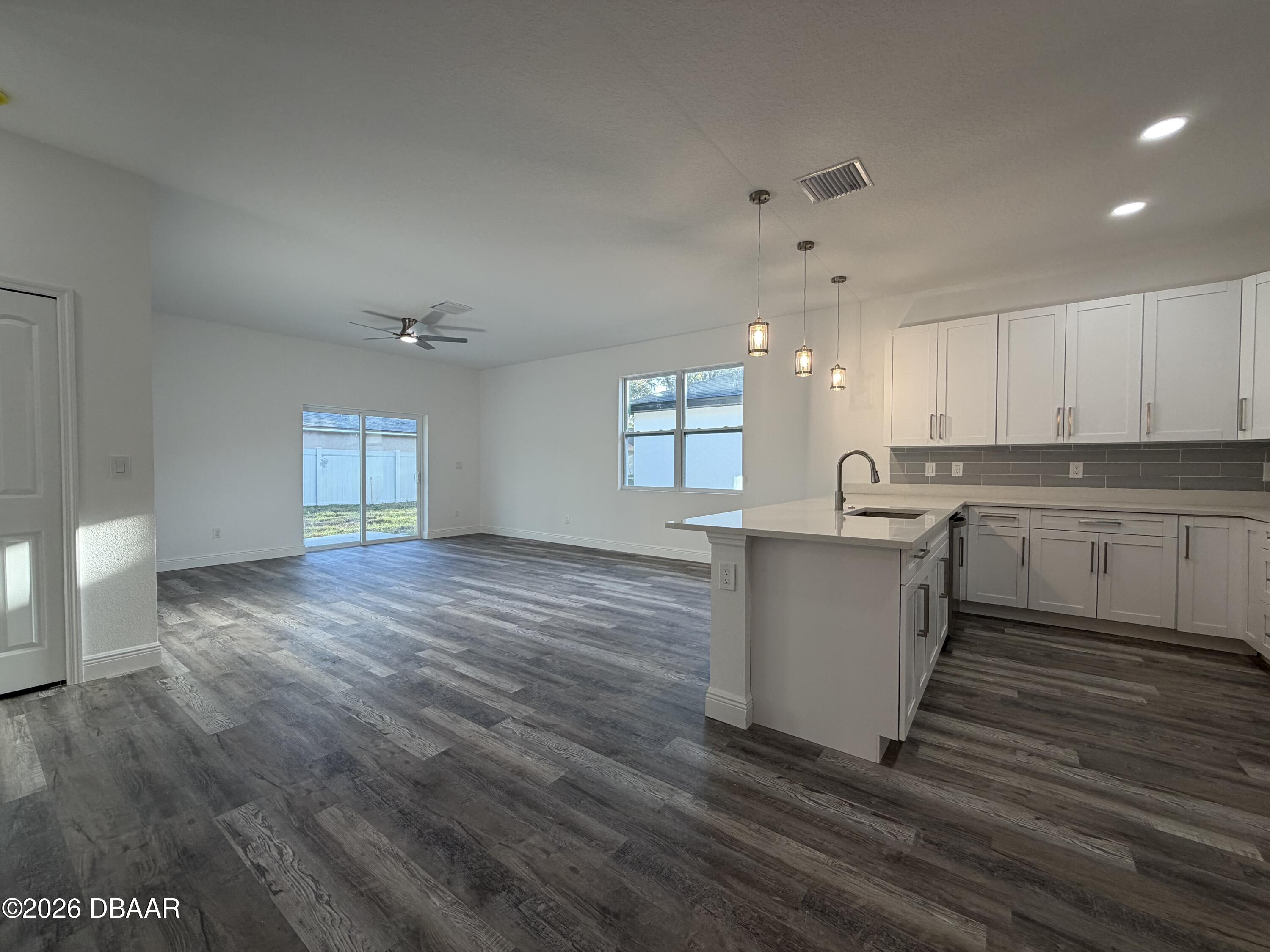 1617 Illinois Street