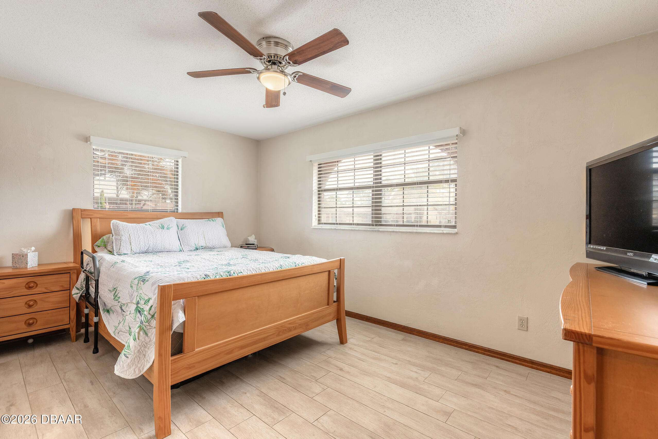 100 Kings Point Court