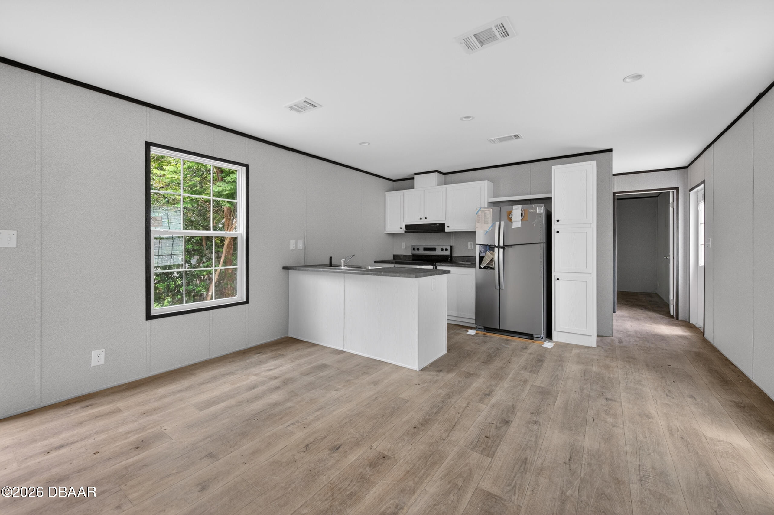 214 W Carroll Avenue