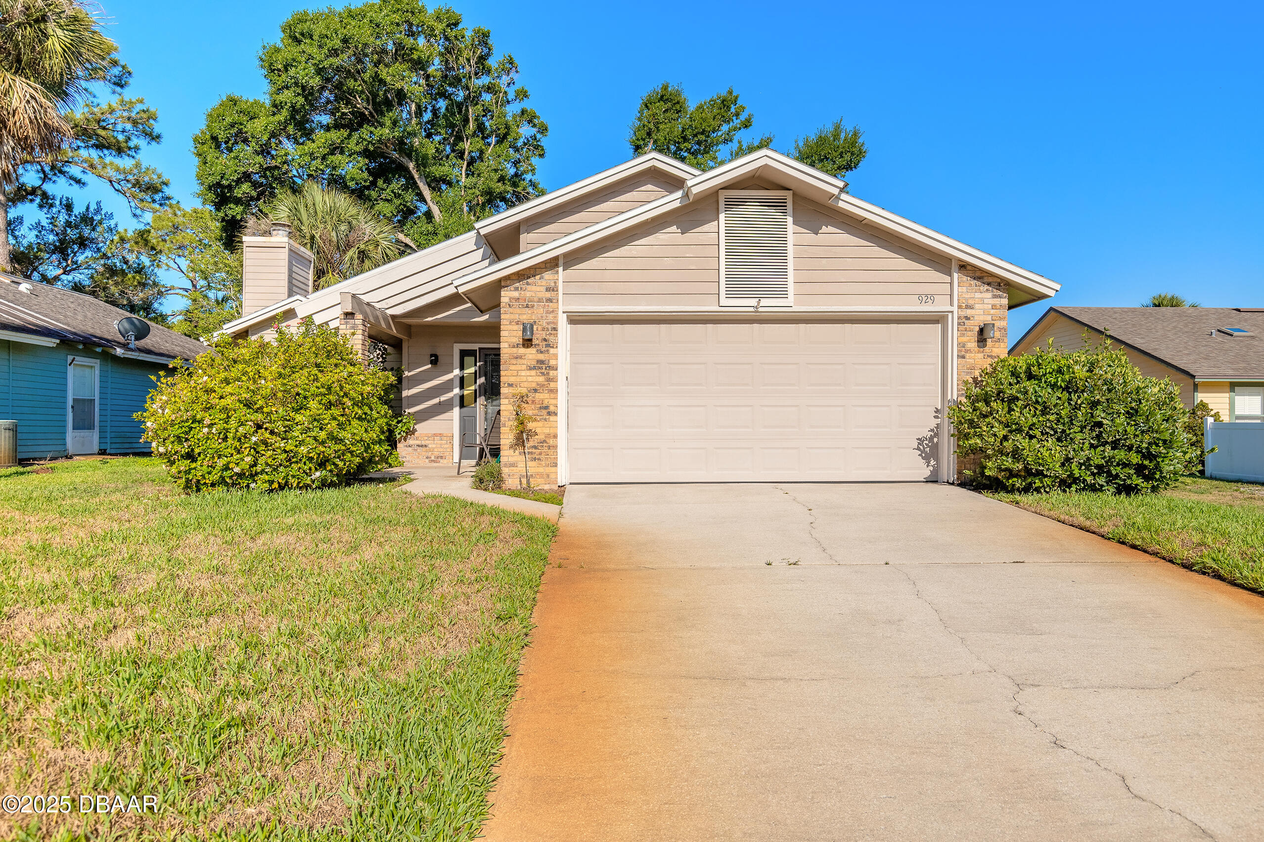 929 N Lakewood Terrace