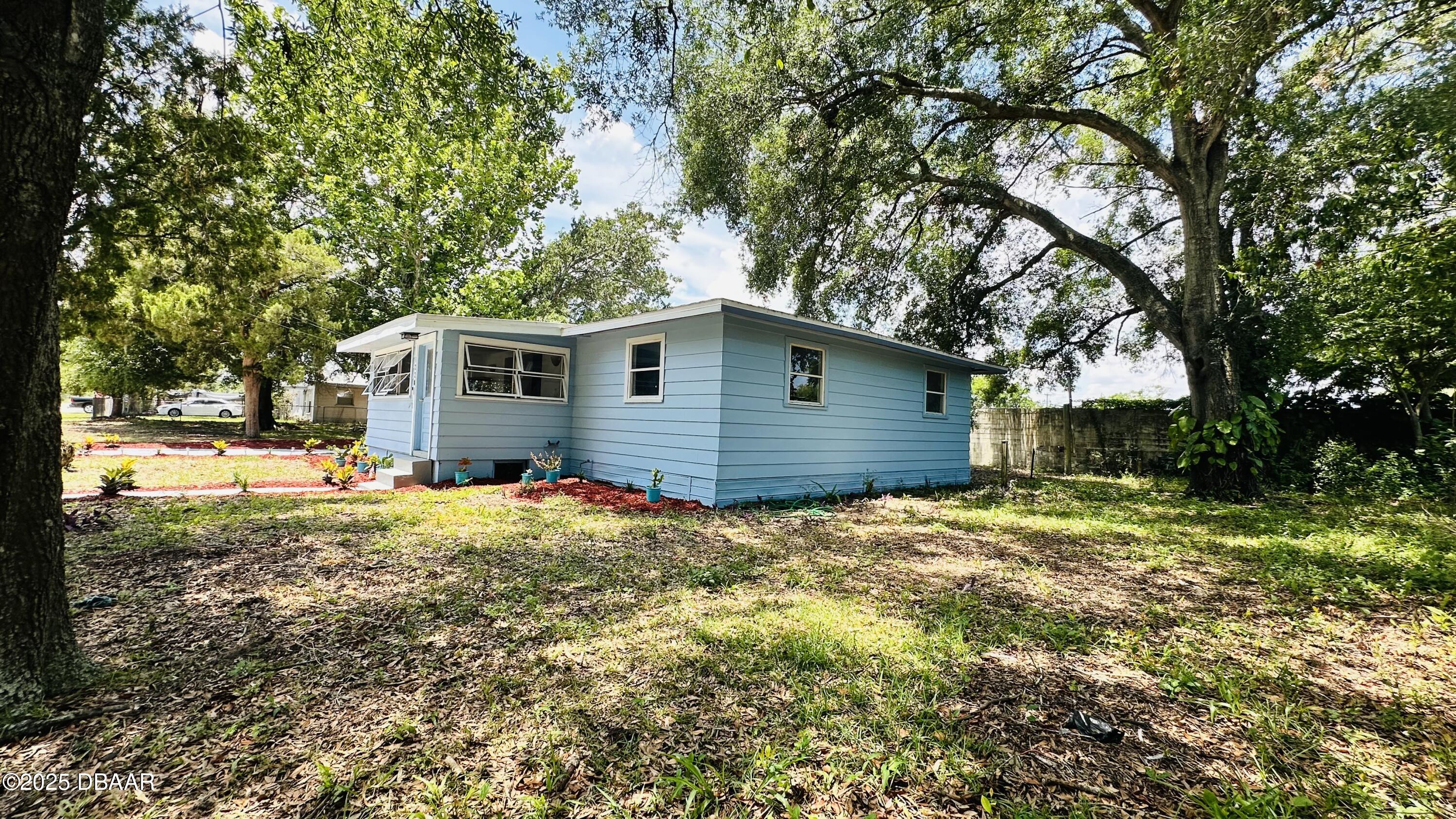 1228 Leon Lane