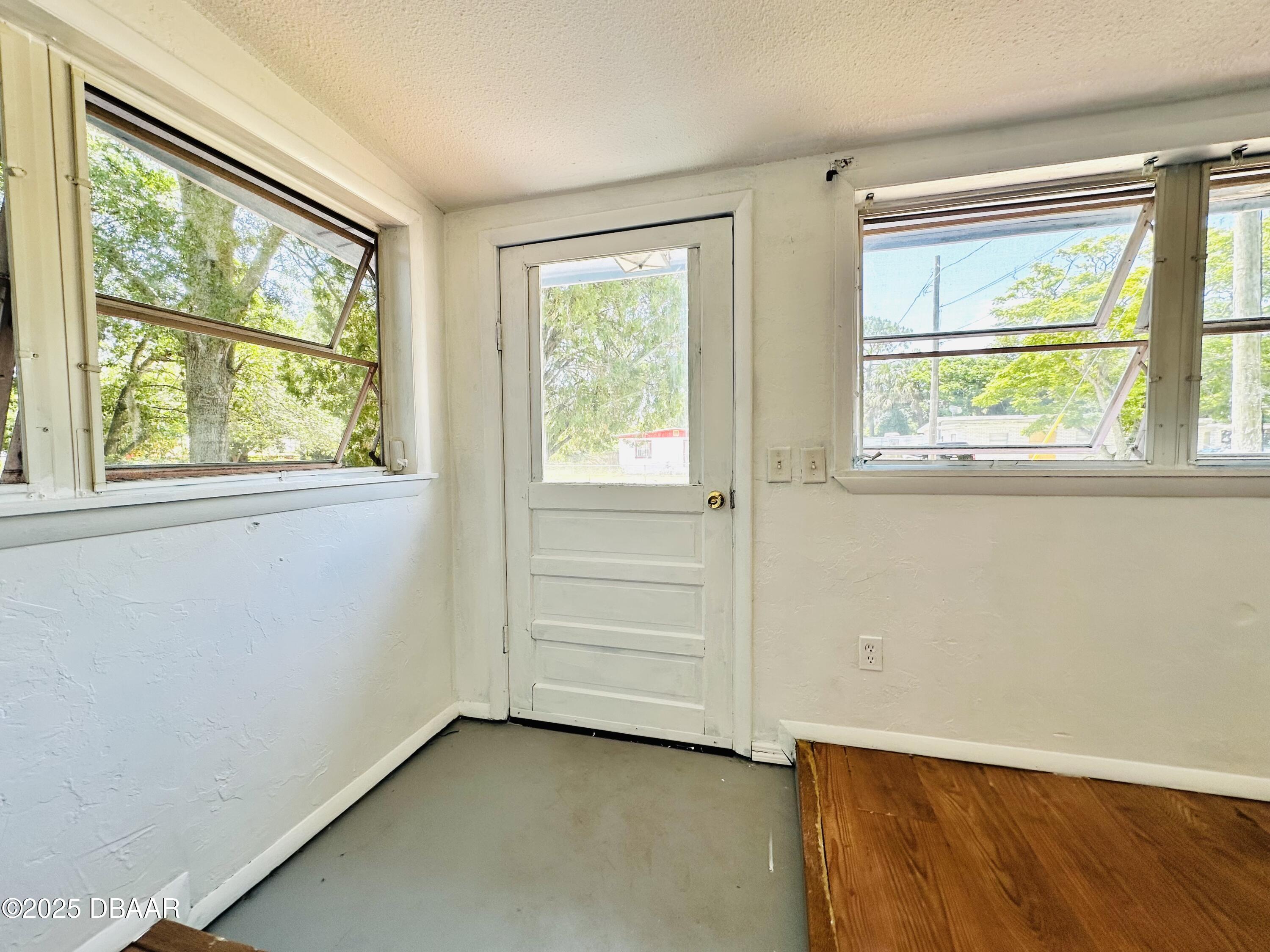 1228 Leon Lane